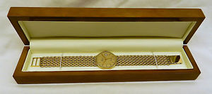 Excellent Geneve Quartz Solid 9ct Gold Watch and Solid 9ct Gold Strap