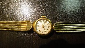 VINTAGE  18k SOLID GOLD ONSA LADIES WRISTWATCH  WITH 18k SOLID GOLD BRACELET