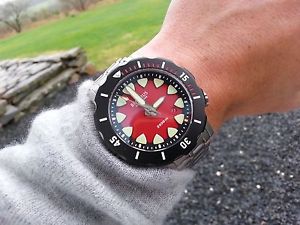 Benarus Megalodon 2500m Automatic Diver MEG08 2014 EDITION RARE RED W/DLC Beze
