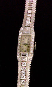 MONTRE DAME OR BLANC ET DIAMANTS - ANNEES 30