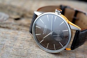 Men’s SS NOMOS Glashütte ZURICH Braungold Sunray AUTOMATIC Subseconds Dial Watch