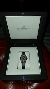 Ladies Audemars Piguet Royal Oak. With box and paperwork. 2610 / 411559 leather
