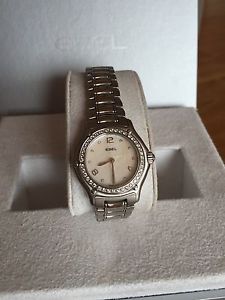 EBEL 911 Damenuhr, Edelstahl mit 41 Diamanten,Perlmuttzifferblatt, wie neu
