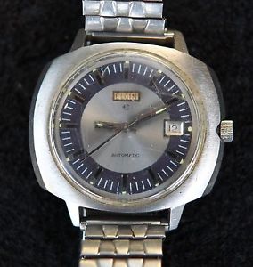 Vintage Elgin Automatic Day Swiss Made Mens Watch - Stunning 1960s - Working