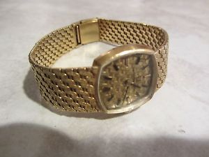 18K (750) BASKET WEAVE LADY'S BRACELET WATCH, UNIVERSAL GENEVE