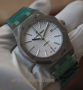 Audemars Piguet AP Royal Oak 15400ST SILVER DIAL 41mm 15400ST.OO.1220ST.01 NIB