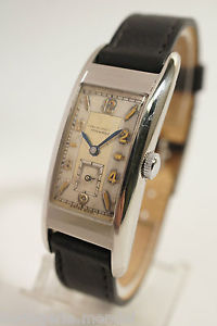 TRES RARE MOVADO 