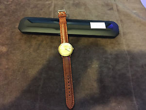 RARE Vintage Swiss BUECHE GIROD 34mm Mens 9ct .375 Gold Seventeen Jewels Watch