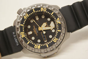 CITIZEN 800m PROFESSIONAL diver's watch TUNA SUB TITANIUM RARE DIVER