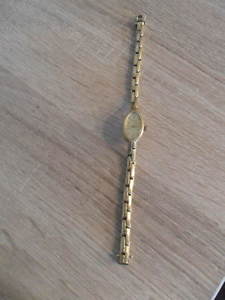 Juvenia Uhr massiv 750 Gold Gelbgold 27g Damenuhr