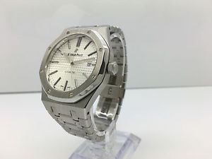 Audemars Piguet Royal Oak 41MM                    Ref: 15400ST.OO.1220ST.01