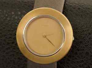 Damenarmbanduhr, Marke Nivrel, Modell Rigani,100% Neu, Lünette aus 750 Gelb Gold