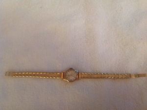 VINTAGE  18k SOLID GOLD ONSA LADIES WRISTWATCH  WITH 18k SOLID GOLD BRACELET