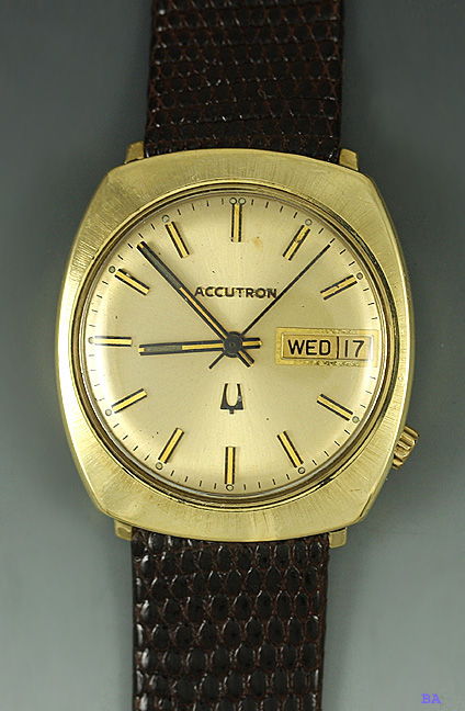 FINE BULOVA 14K GOLD ACCUTRON AUTO MENS WRIST WATCH