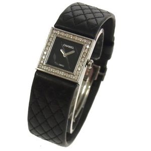 100% Auth CHANEL Vintage CC Quilted Mademoiselle Wristwatch Diamond Bezel B03618