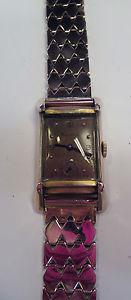 Vintage 14k Rose Gold Bulova Gentleman's Wristwatch 7.5" Long 15MM Band Width